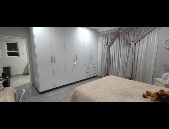 3 BEDROOM TOWNHOUSE FOR SALE IN ARCON PARK